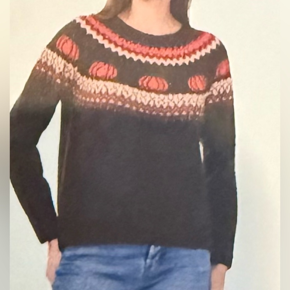 Vince Camuto brown knit Sweater with pumpkins. Great for Fall/Thanksgiving NWT